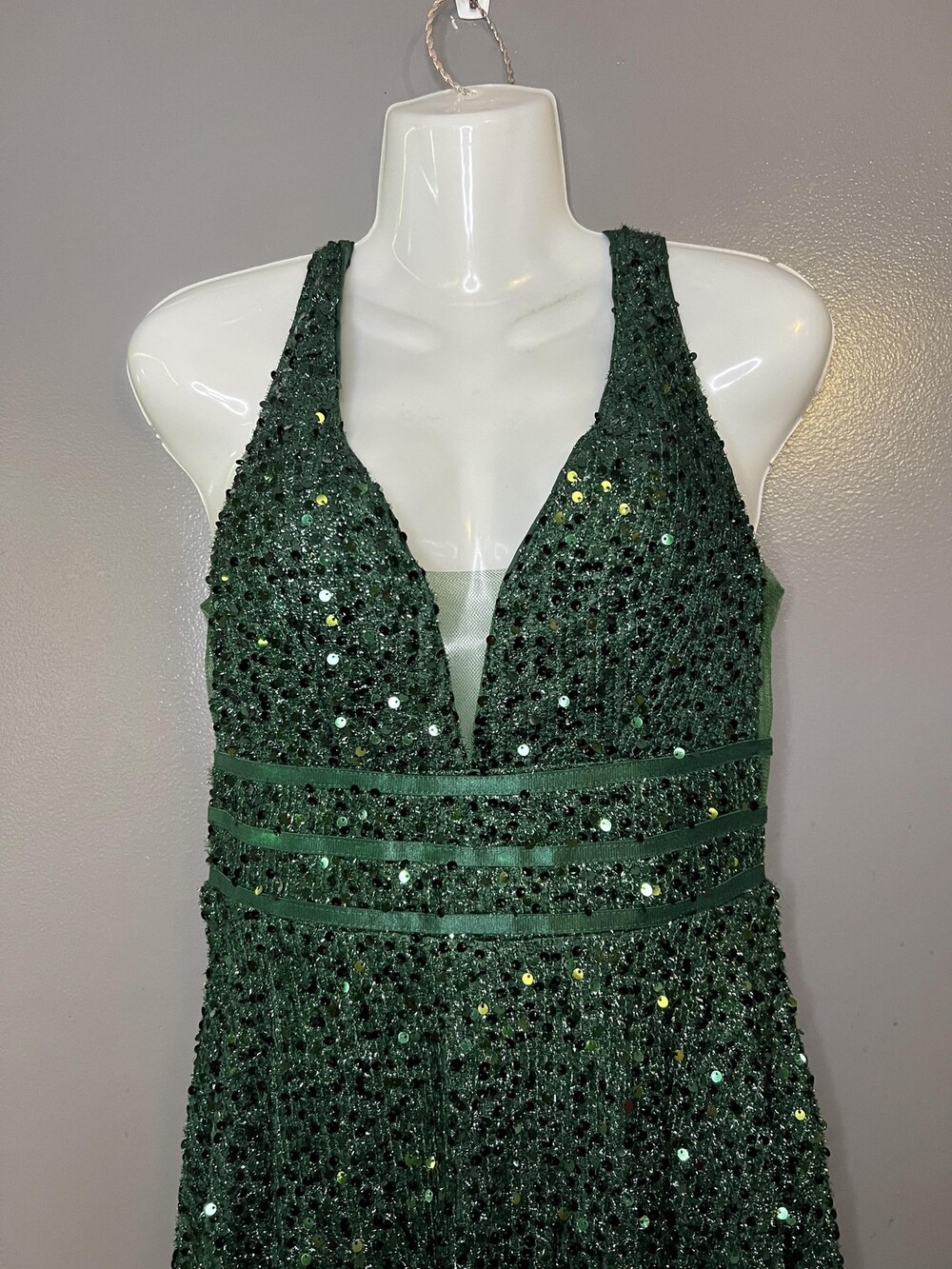 FAERIESTY Dress Womens Medium Green Sequin V-Neck Fit & Flare Maxi Formal Gown